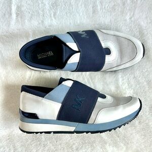 Michael Kors women’s sneakers like new preowned trainer tennis shoes in navy.
